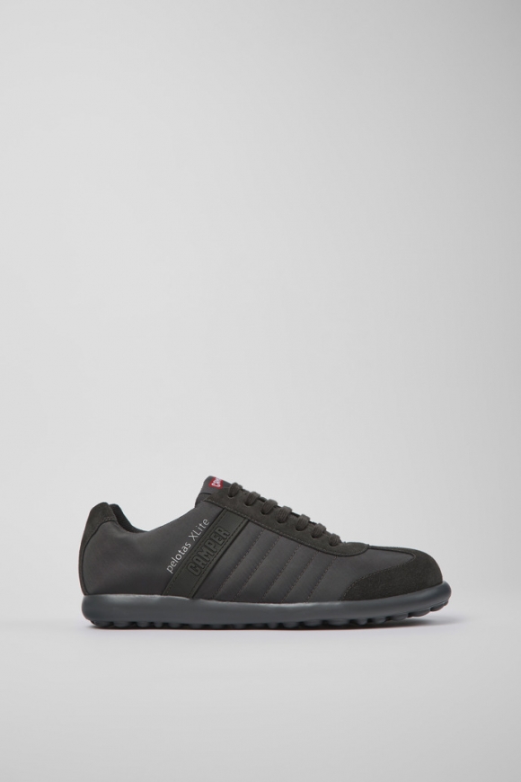 Camper Pelotas XLite - Zapatos grises para hombre de tela y nobuk.