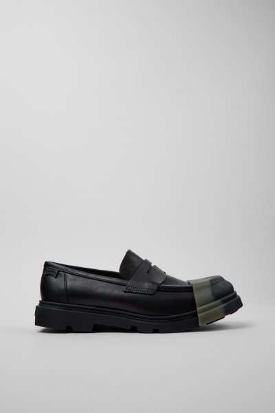 Camper Junction - Mocasines de hombre en piel negra.