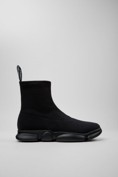 Camper Karst - Bota negra de media caña para hombre de TENCEL Lyocell y PET reciclado.