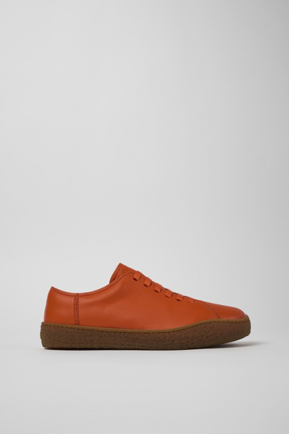 Camper Peu Terreno - Zapato de piel naranja para hombre.