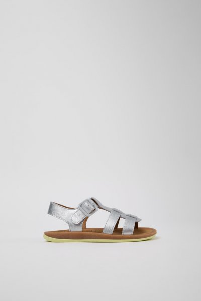 Camper Bicho - Sandalia plateada de piel para niño.