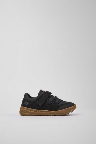Camper Ergo - Zapatos negros de tela para niños.