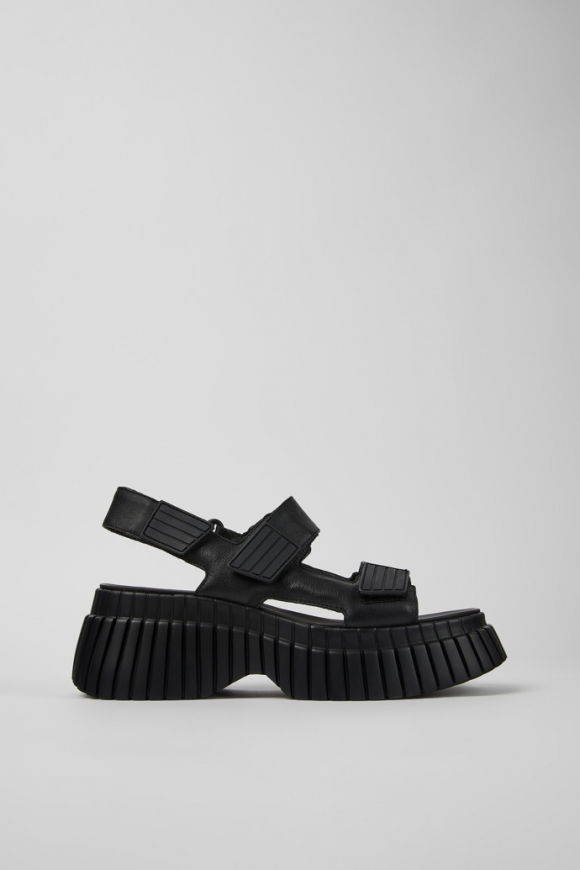 Camper BCN - Sandalias negras de piel para mujer.