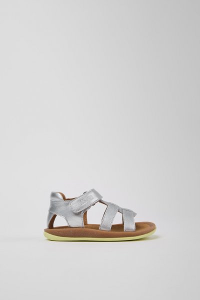 Camper Bicho - Sandalia plateada de piel para niño.