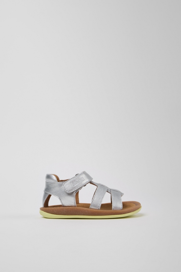 Camper Bicho - Sandalia plateada de piel para niño.