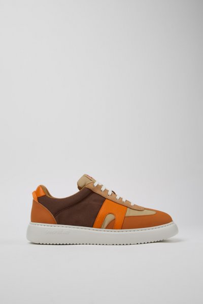 Camper Runner K21 Sorona - Zapatillas multicolor para hombre fabricadas con PET reciclado y piel nobuk.