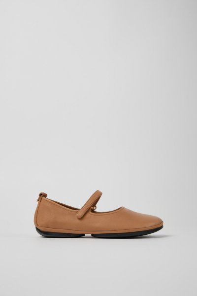 Camper Right - Zapatos de piel nude para mujer.