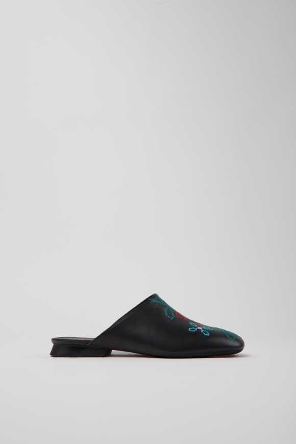 Camper Twins - Sandalias negras de piel para mujer.