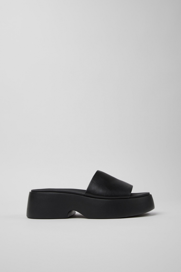 Camper Tasha - Sandalia negra de piel para mujer.
