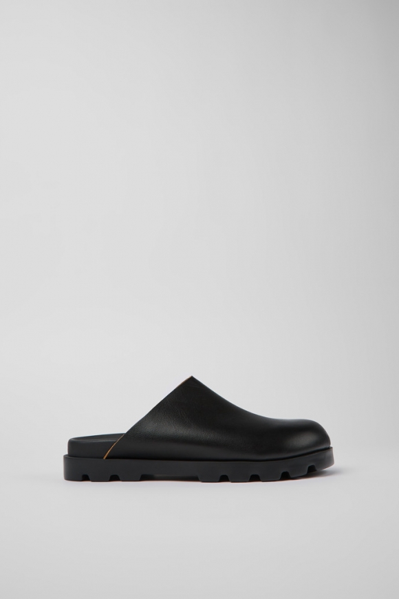 Sandalias Brutus de Camper: Sandalias negras de piel para mujer.