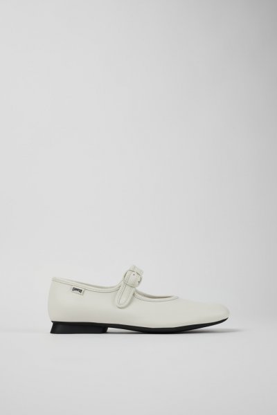Camper Casi Myra - Zapato de piel blanca para mujer.