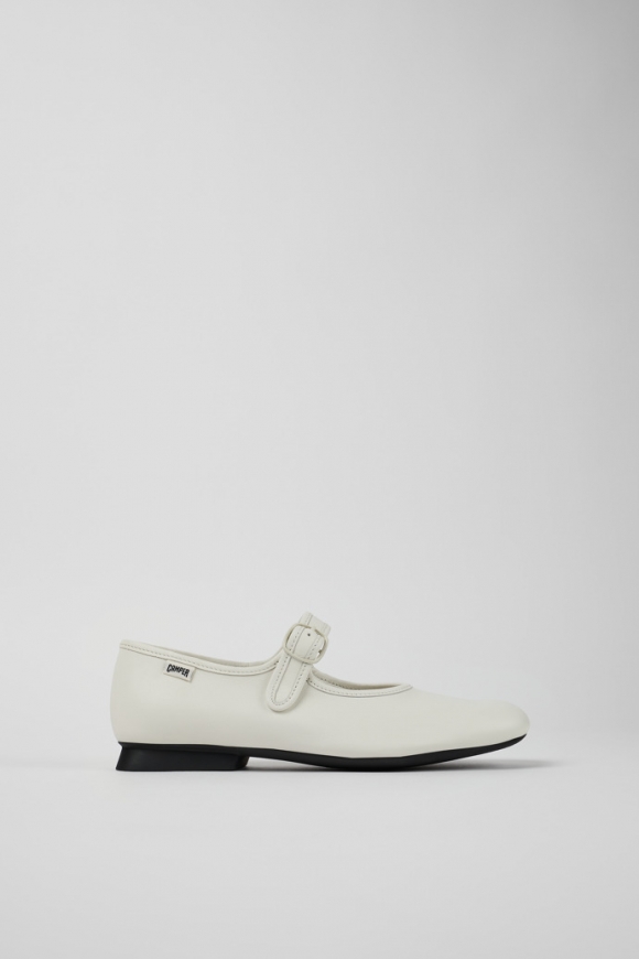 Camper Casi Myra - Zapato de piel blanca para mujer.