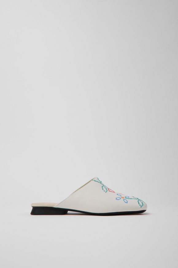 Camper Twins - Sandalias blancas de piel para mujer.