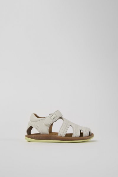 Camper Bicho - Sandalia infantil de piel blanca.