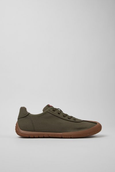 Camper Path - Zapatilla verde para hombre fabricada con PET reciclado.