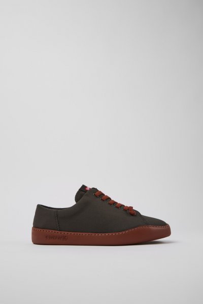 Camper Peu Touring - Zapatillas grises para hombre fabricadas con PET reciclado.