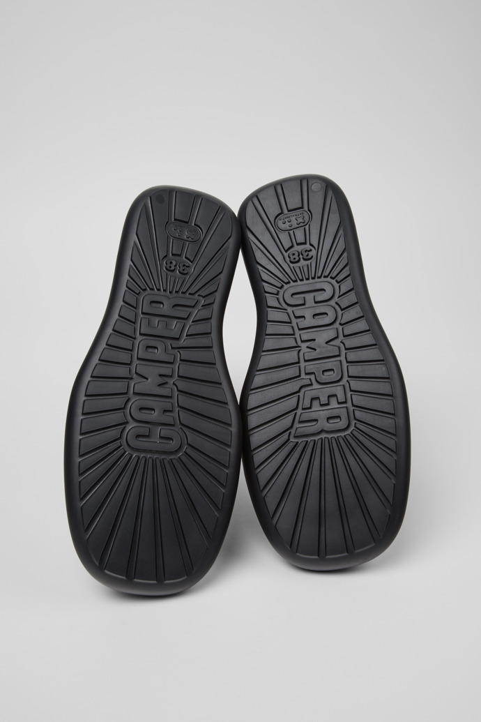 Camper Onda - Botines negros de piel para mujer.