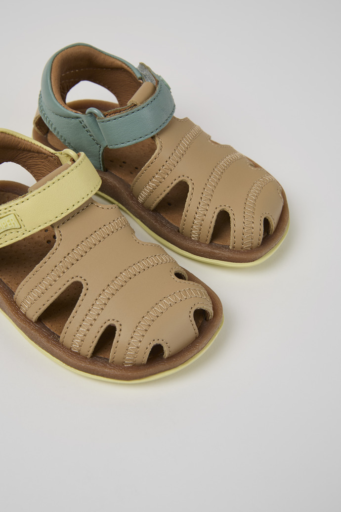 Camper Twins - Sandalias infantiles de piel multicolor.