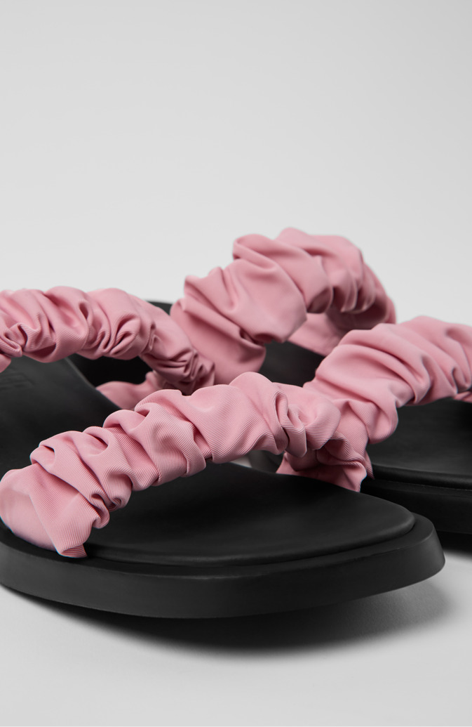 Camper Dana - Sandalias rosas de PET reciclado para mujer.