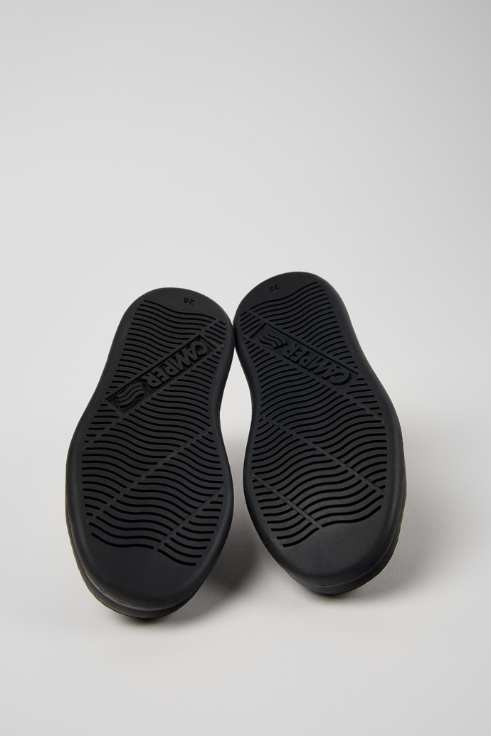 Camper Runner - Zapatillas negras para niños de piel reciclada.