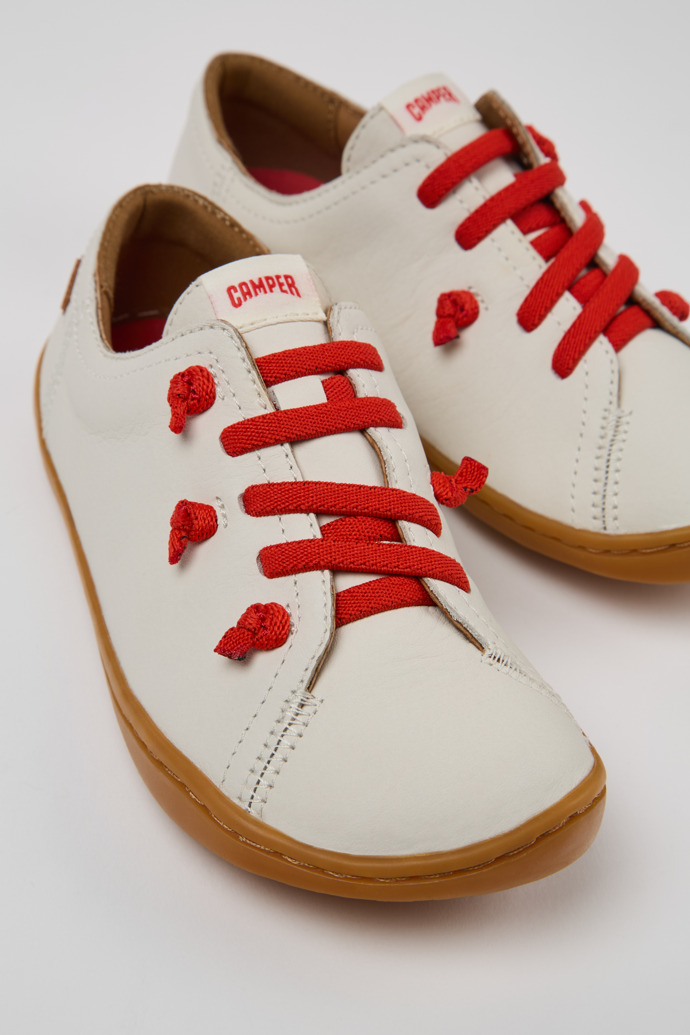 Camper Twins - Zapato infantil de piel blanca.