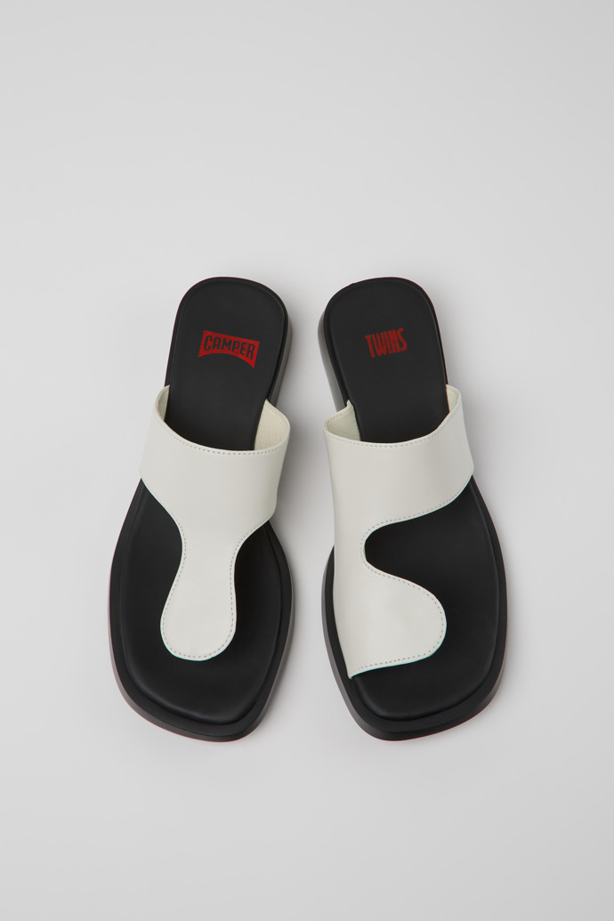 Camper Twins - Sandalias blancas de piel para mujer.