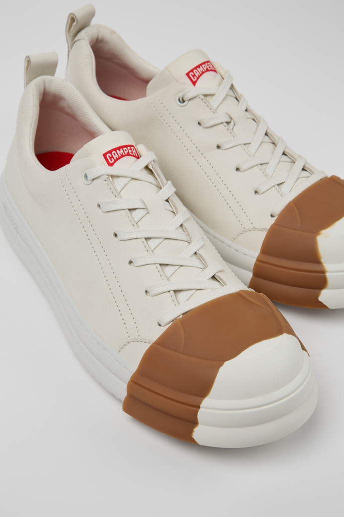 Camper Junction Runner - Zapatilla de piel blanca para hombre.