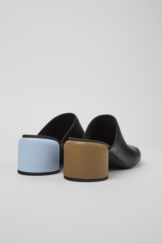 Camper Twins - Zuecos negros de cuero para mujer.
