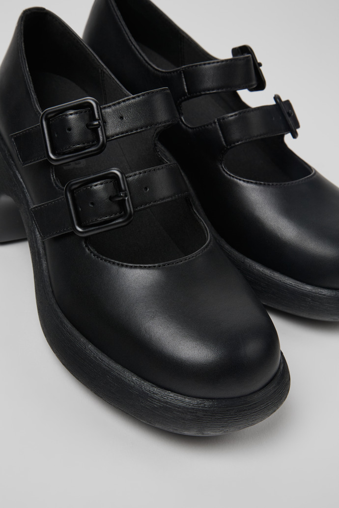 Camper Thelma - Zapato de piel negro para mujer.
