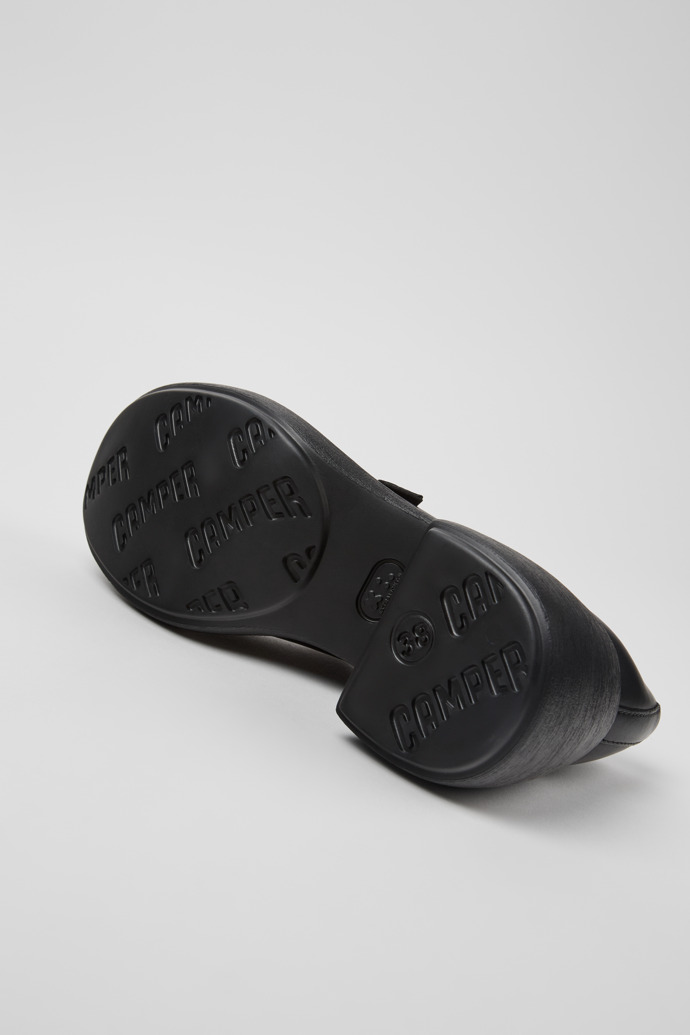 Camper Thelma - Zapato de piel negro para mujer.