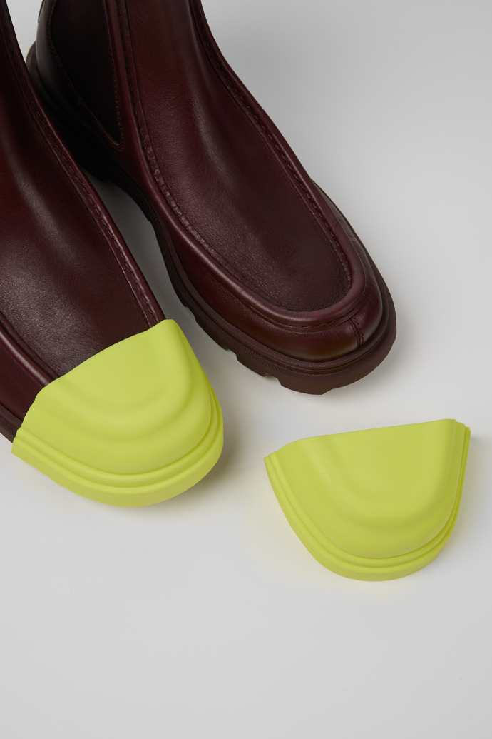 Camper Junction - Botín Chelsea de piel color vino para mujer