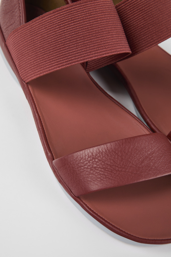 Camper Right - Sandalias rojas de piel para mujer.