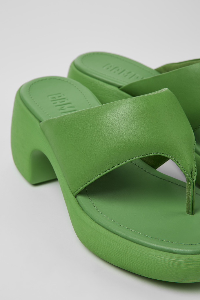 Camper Thelma - Sandalias de piel verdes para mujer.