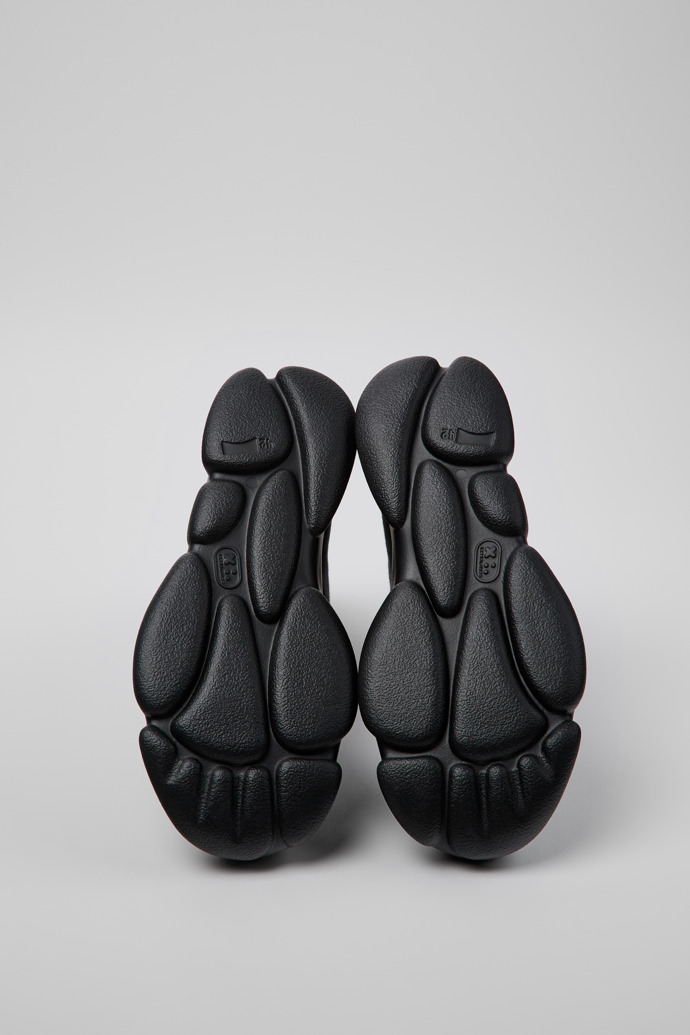 Camper Karst - Bota negra de media caña para hombre de TENCEL Lyocell y PET reciclado.