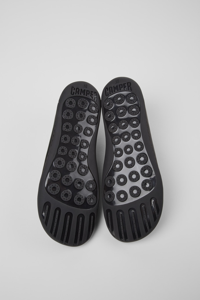 Camper Peu - Zapato negro de piel para mujer.