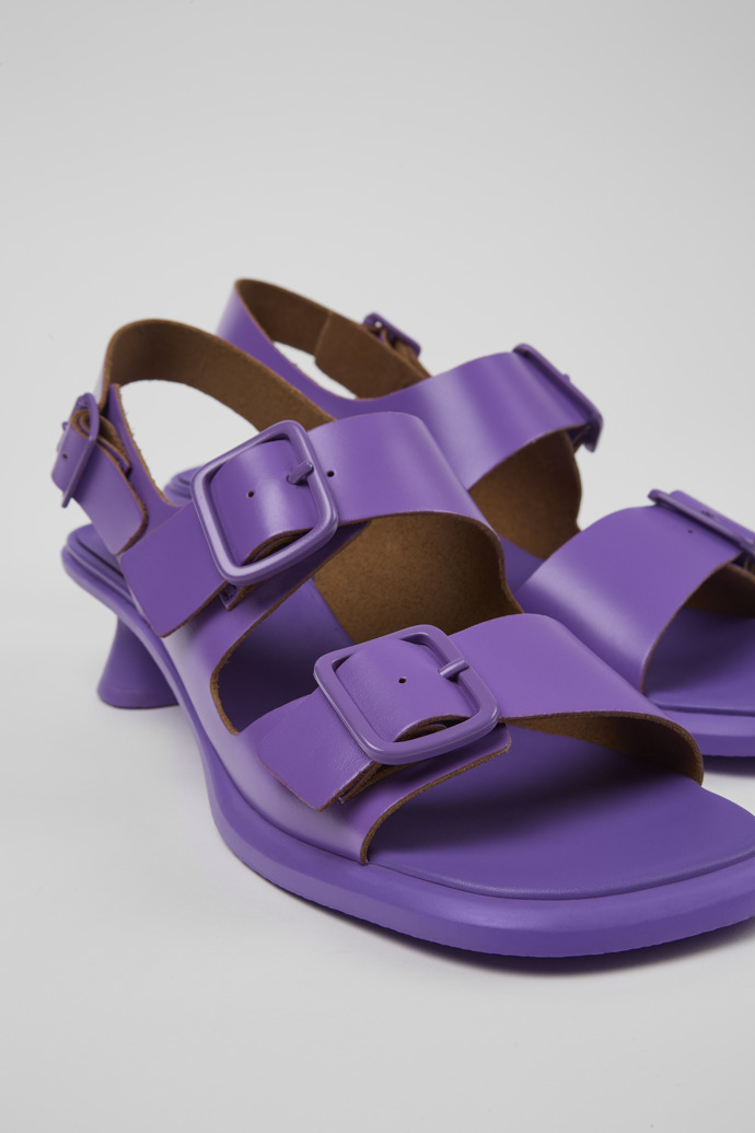 Camper Dina - Sandalias de piel moradas con doble tira para mujer.
