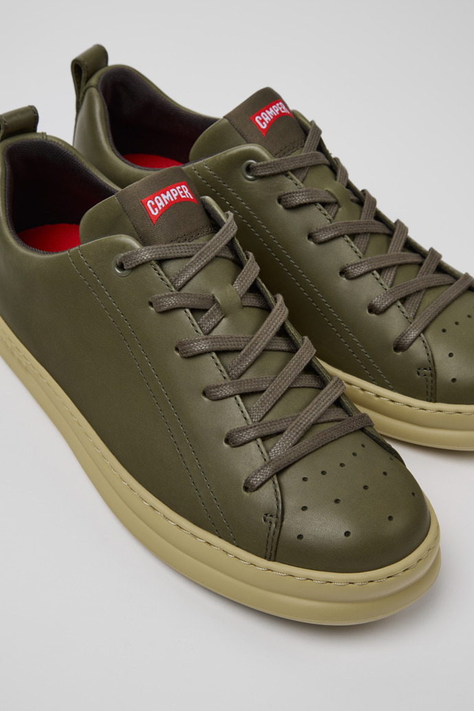 Camper Runner - Zapatillas verdes de piel para hombre.