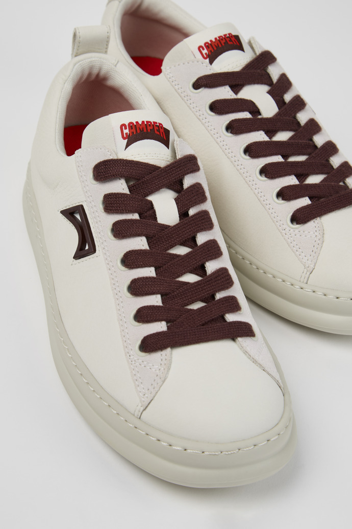 Camper Runner - Zapatillas blancas para hombre de piel y nobuk.