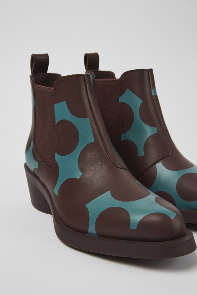 Camper Twins - Botines azules y burdeos de piel para mujer.