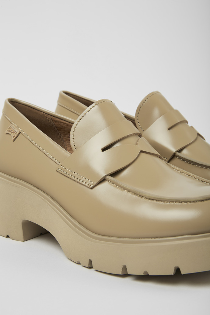 Camper Milah - Mocasín beige de piel para mujer