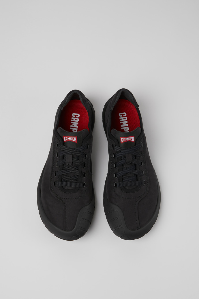Camper Peu Path - Zapatillas negras para mujer fabricadas con PET reciclado.