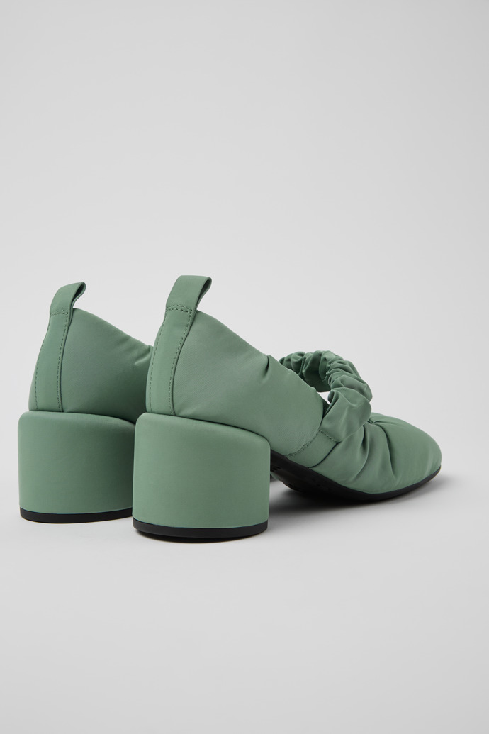 Camper Niki - Zapatos verdes para mujer de PET reciclado.