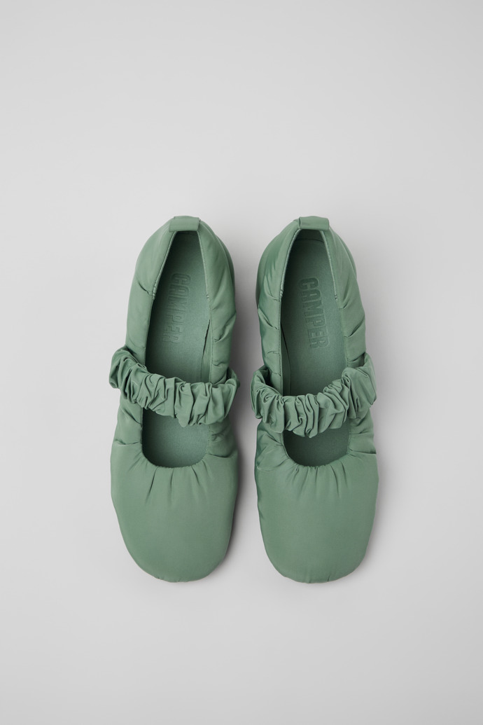 Camper Niki - Zapatos verdes para mujer de PET reciclado.