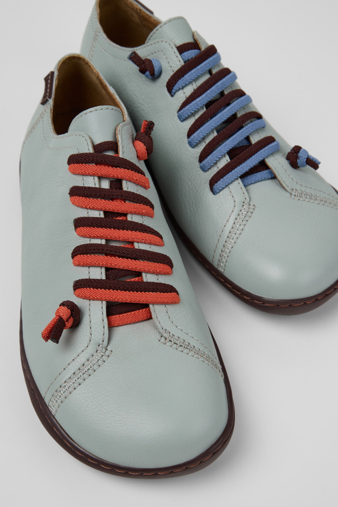 Camper Twins - Zapatos de piel gris para mujer.