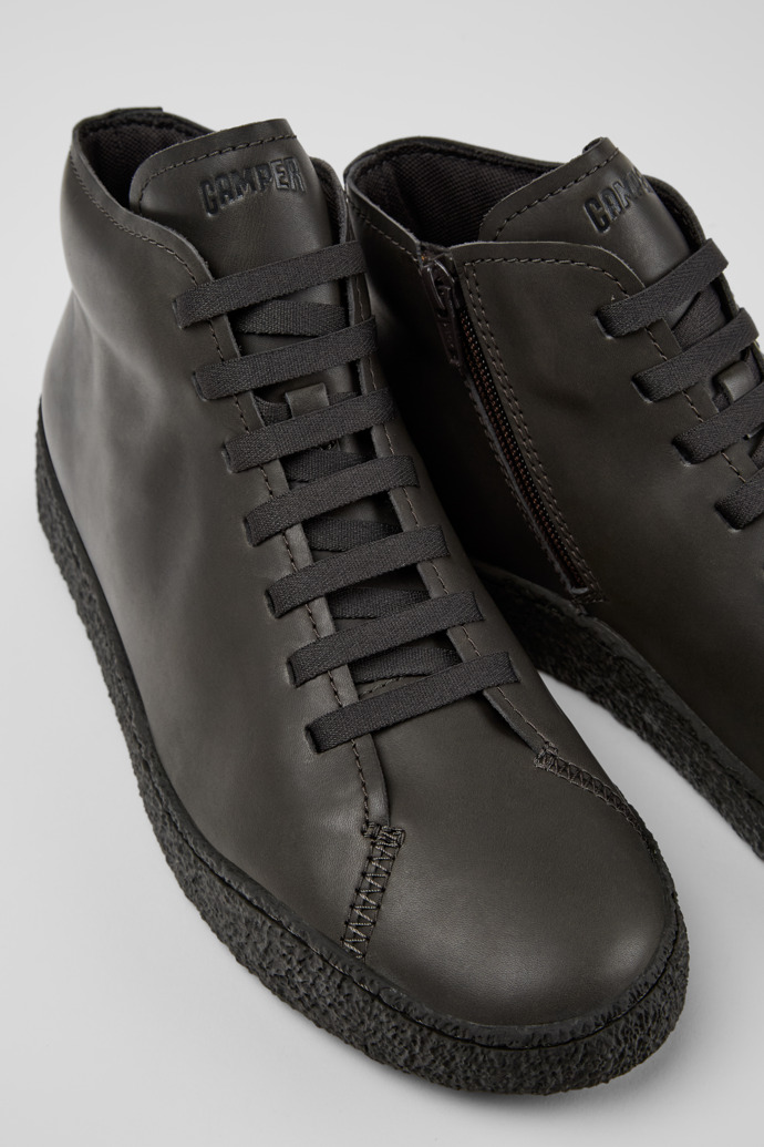 Camper Peu Terreno - Bota Desert de Cuero Gris para Hombre