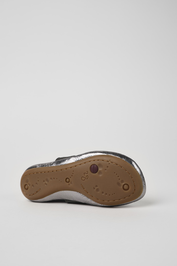Camper Right - Bailarinas para niños de piel gris metalizada