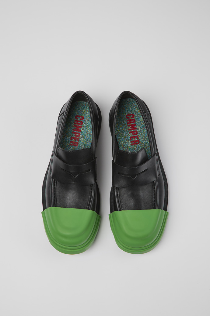 Camper Junction - Mocasines negros de piel para hombre.