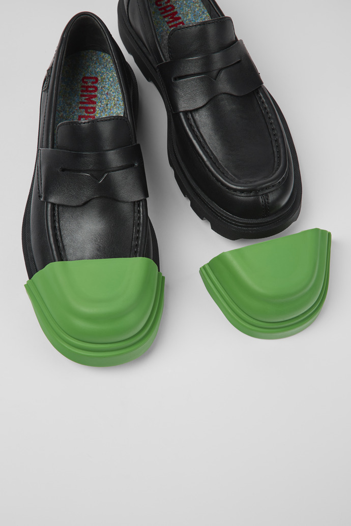 Camper Junction - Mocasines negros de piel para hombre.