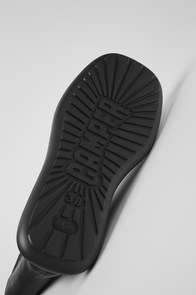 Camper Onda - Bota de piel negra para mujer.