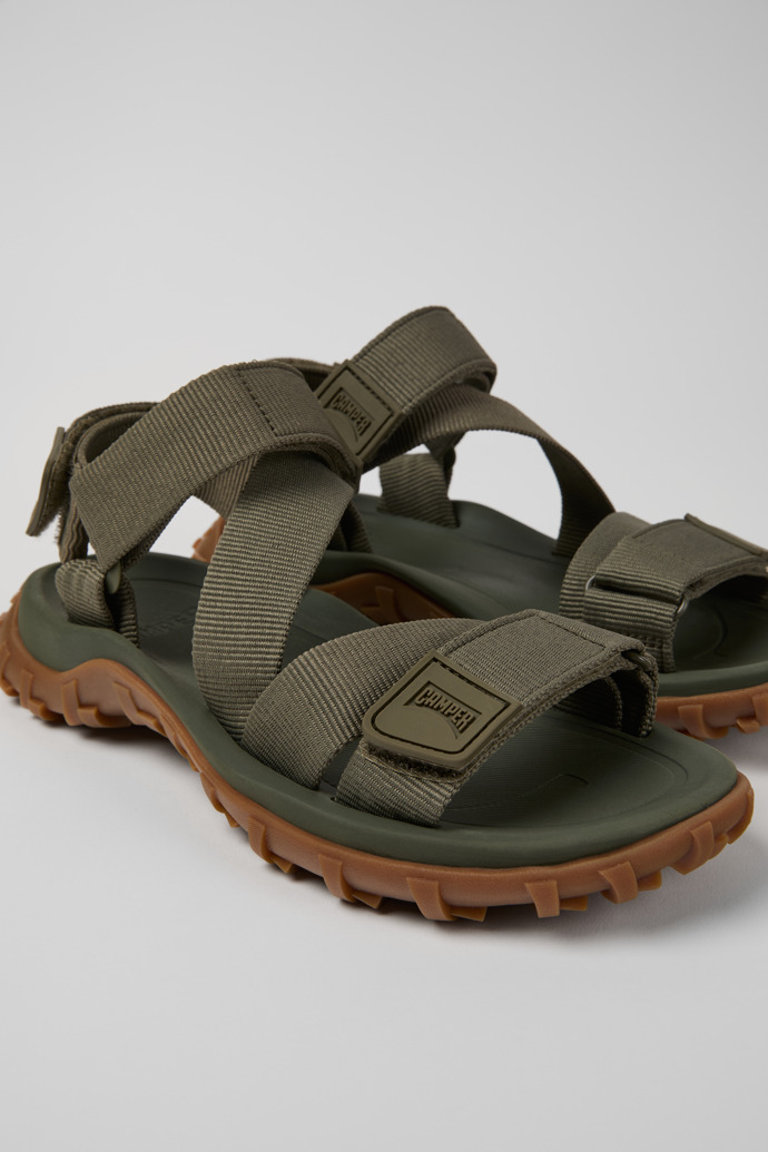 Camper Drift Trail Sandal - Sandalias verdes de PET reciclable para mujer.
